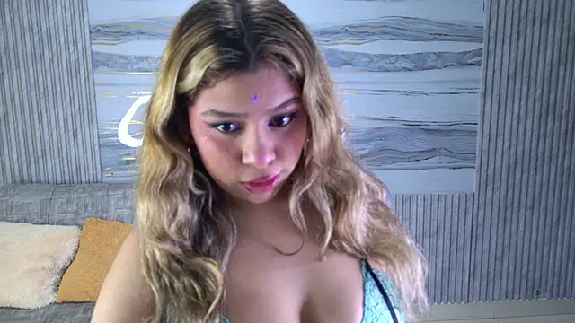 Snapshot of Sophie19__ chatting on 04-27-26, 11:41 Sophie19 online show from 04-27-26, 11:41