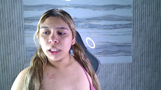 Snapshot of Sophie19__ chatting on 05-08-26, 11:59 Sophie19 online show from 05-08-26, 11:59