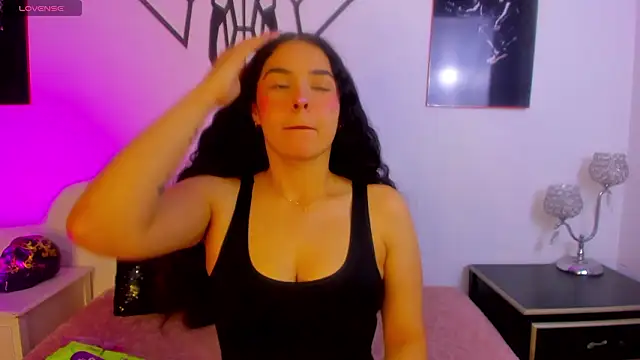 Snapshot of antonella_as chatting on 02-28-26, 12:33 antonella as online show from 02-28-26, 12:33