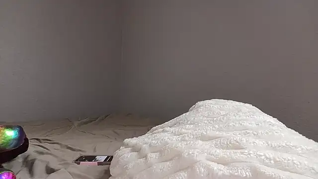 Snapshot of CreamyCookiee chatting on 02-27-26, 04:01 CreamyCookiee online show from 02-27-26, 04:01