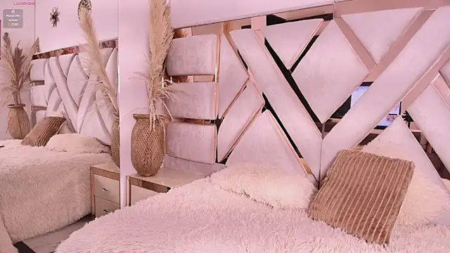 Snapshot of Evadne_Stein chatting on 02-11-26, 09:09 Evadne Stein online show from 02-11-26, 09:09