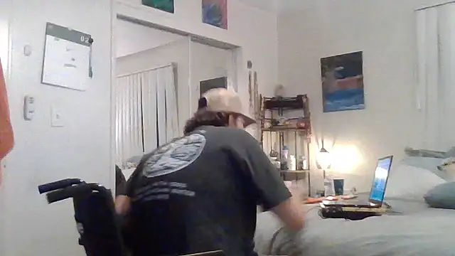 Tallhungandcloudy online show from 02-14-26, 06:43