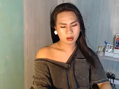 Snapshot of mauie69 chatting on 06-18-26, 10:25 mauie69 online show from 06-18-26, 10:25