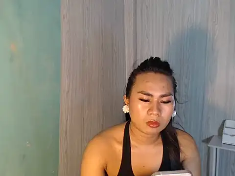 Snapshot of mauie69 chatting on 07-05-26, 11:45 mauie69 online show from 07-05-26, 11:45