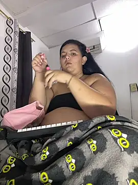 Snapshot of Isaval1007 chatting on 02-11-26, 04:50 Isaval1007 online show from 02-11-26, 04:50