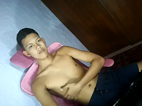 UrAsian Turjak online show from 03-11-26, 06:52