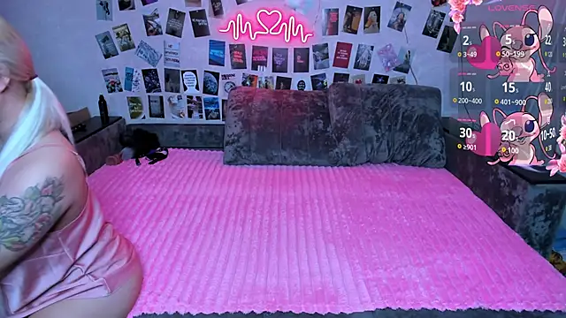 Snapshot of x_Ulya1cutex chatting on 03-28-26, 02:05 x Ulya1cutex online show from 03-28-26, 02:05