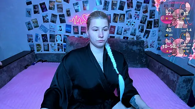 Snapshot of x_Ulya1cutex chatting on 04-08-26, 04:18 x Ulya1cutex online show from 04-08-26, 04:18