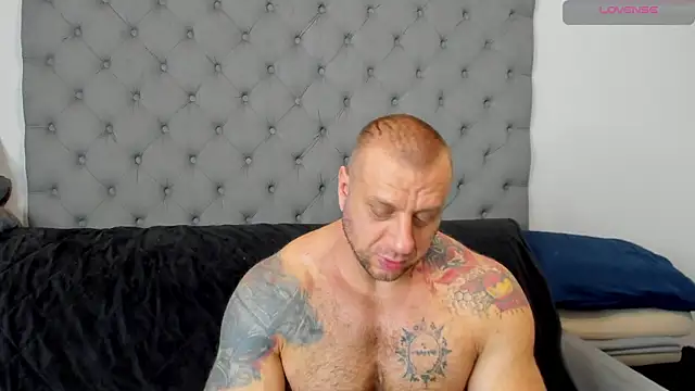 Snapshot of Samson_Legend chatting on 10-29-25, 12:07 Samson Legend online show from 10-29-25, 12:07