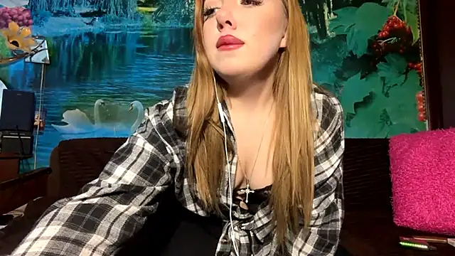 Snapshot of LeahSablea chatting on 02-18-26, 12:12 LeahSablea online show from 02-18-26, 12:12