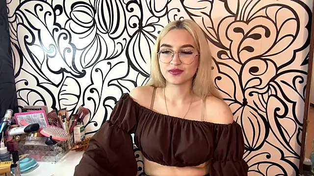 Snapshot of Kat_Catherine chatting on 03-03-26, 10:54 Kat Catherine online show from 03-03-26, 10:54