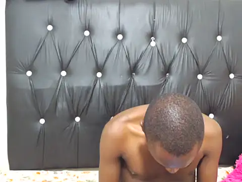 NtandoXx online show from 02-15-26, 08:49