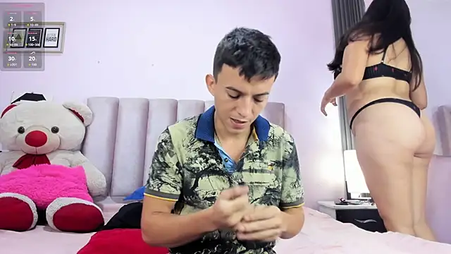 Snapshot of Dylan_and_Kim chatting on 03-04-26, 12:33 Dylan and Kim online show from 03-04-26, 12:33