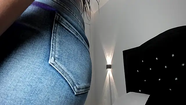 gisell antonella online show from 04-16-26, 01:01