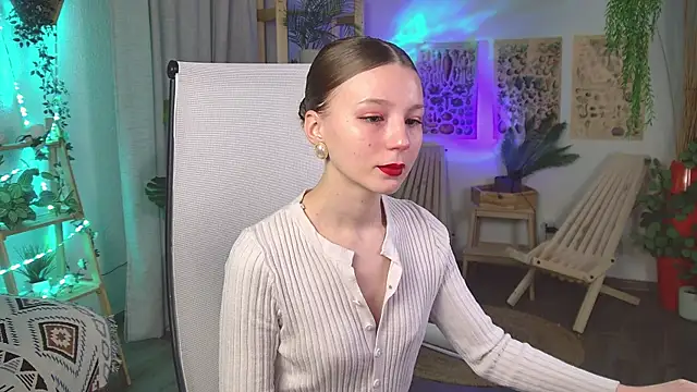 ElliFrankenweenie online show from 04-12-26, 06:07