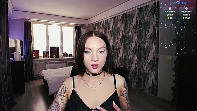 Snapshot of comeherehoney chatting on 02-25-26, 12:26 comeherehoney online show from 02-25-26, 12:26