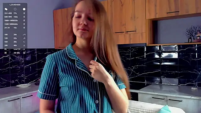 Snapshot of KatheyWasinger chatting on 02-21-26, 01:17 KatheyWasinger online show from 02-21-26, 01:17