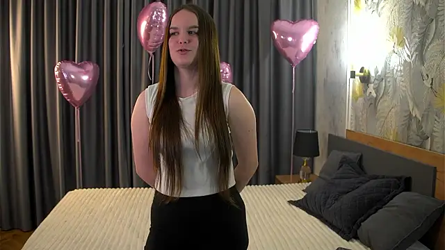 Snapshot of MarenCalarco chatting on 02-15-26, 03:53 MarenCalarco online show from 02-15-26, 03:53