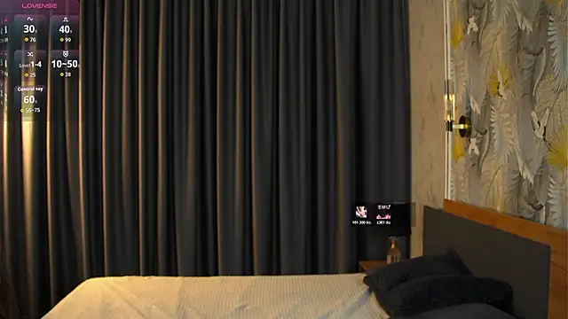 Snapshot of MarenCalarco chatting on 02-25-26, 03:21 MarenCalarco online show from 02-25-26, 03:21