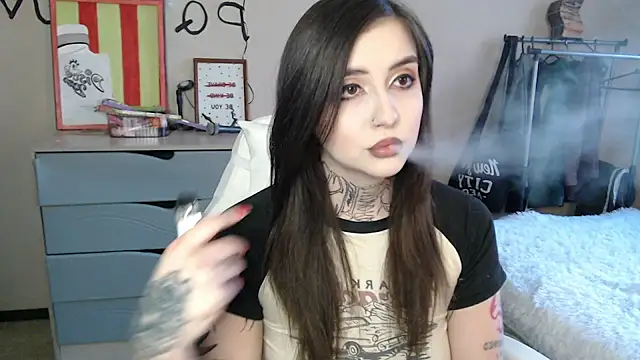 Snapshot of Rin_Tozier chatting on 04-24-26, 12:57 Rin Tozier online show from 04-24-26, 12:57