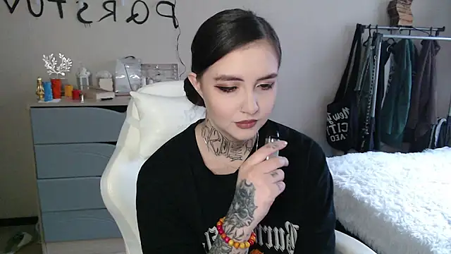 Snapshot of Rin_Tozier chatting on 04-28-26, 03:22 Rin Tozier online show from 04-28-26, 03:22
