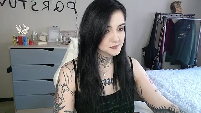 Snapshot of Rin_Tozier chatting on 05-06-26, 01:25 Rin Tozier online show from 05-06-26, 01:25