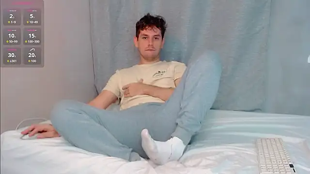 Snapshot of Luc_7 chatting on 02-22-26, 09:30 Luc 7 online show from 02-22-26, 09:30