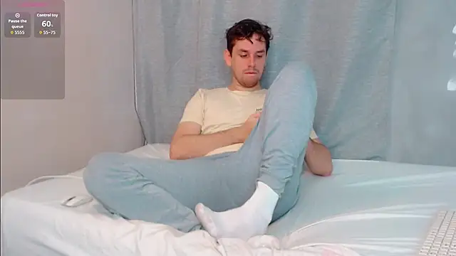 Snapshot of Luc_7 chatting on 02-27-26, 04:29 Luc 7 online show from 02-27-26, 04:29