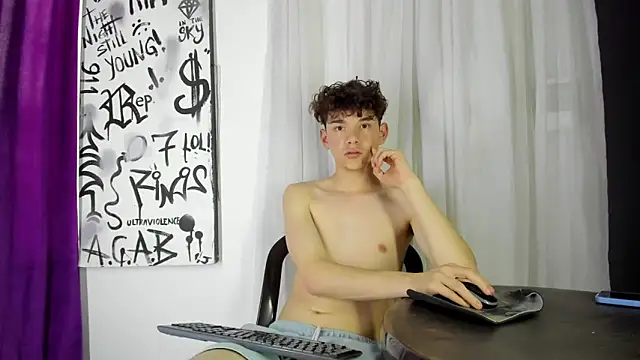 Snapshot of Philippsx chatting on 06-14-26, 04:31 Philippsx online show from 06-14-26, 04:31