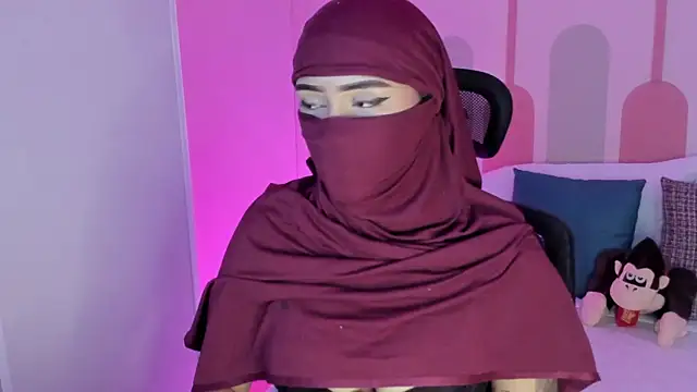 Snapshot of Aisha_Haddad chatting on 02-11-26, 03:50 Aisha Haddad online show from 02-11-26, 03:50