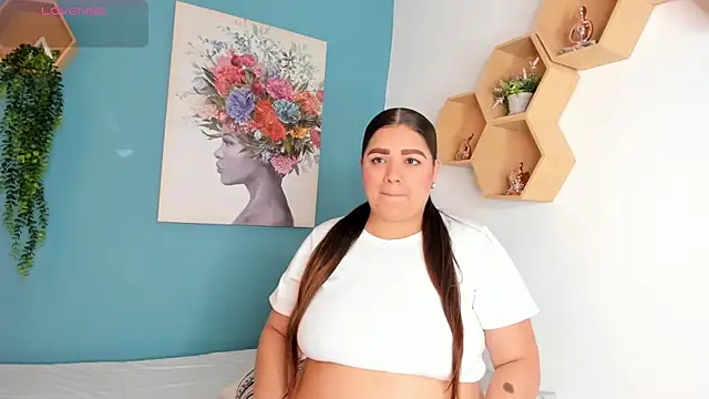 AgathaBloom  online show from 04-01-26, 01:01