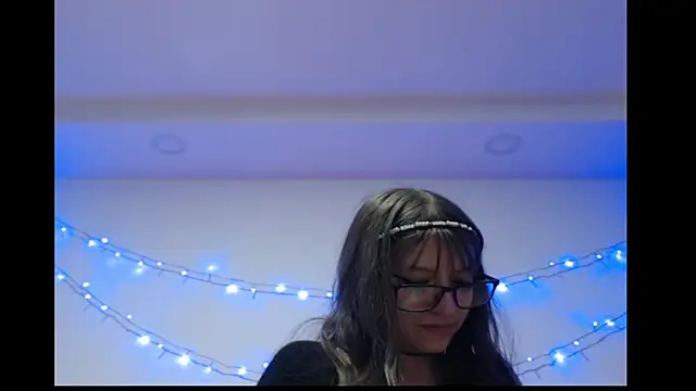 Snapshot of michell_bunny1 chatting on 02-18-26, 03:13 michell bunny1 online show from 02-18-26, 03:13