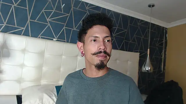 NoaahTylor online show from 02-12-26, 08:26