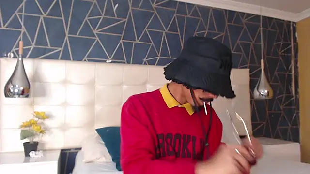 NoaahTylor online show from 02-15-26, 07:10