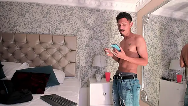 NoaahTylor online show from 04-11-26, 11:31