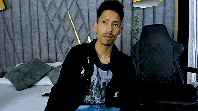 Snapshot of NoaahTylor chatting on 05-29-26, 03:59 NoaahTylor online show from 05-29-26, 03:59