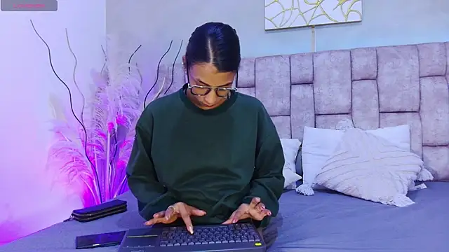 Snapshot of MelanyStone_ chatting on 04-22-26, 12:50 MelanyStone online show from 04-22-26, 12:50