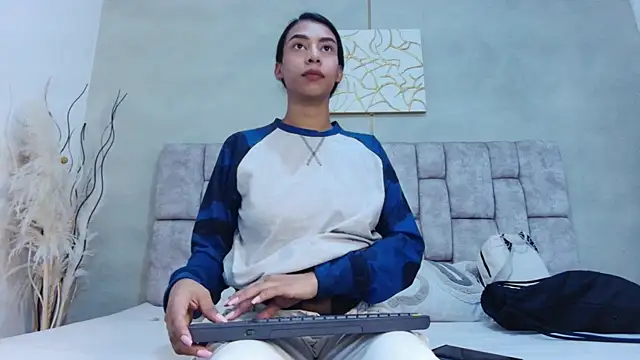 Snapshot of MelanyStone_ chatting on 05-12-26, 01:52 MelanyStone online show from 05-12-26, 01:52
