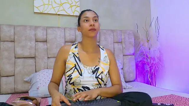 Snapshot of MelanyStone_ chatting on 06-23-26, 02:37 MelanyStone online show from 06-23-26, 02:37