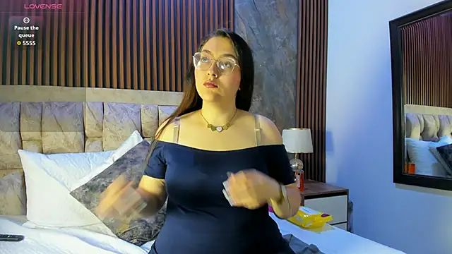 aria kai  online show from 03-23-26, 01:48