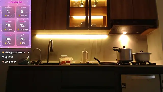 Lupita 3xx online show from 04-15-26, 07:58