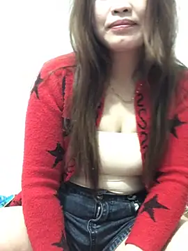 Snapshot of newbaby1 chatting on 02-14-26, 01:41 newbaby1 online show from 02-14-26, 01:41