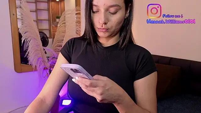 Snapshot of Hanna_Williams__ chatting on 02-19-26, 02:51 Hanna Williams online show from 02-19-26, 02:51