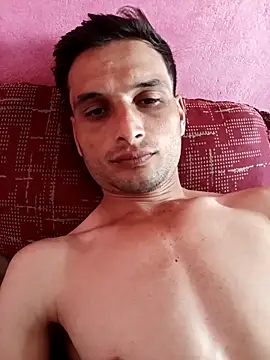 Snapshot of Beinghorny83 chatting on 02-14-26, 06:32 Beinghorny83 online show from 02-14-26, 06:32