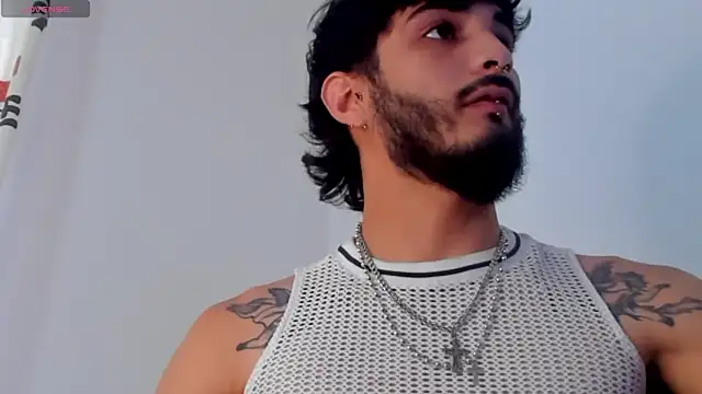 LovexJuxn8 online show from 02-19-26, 07:32