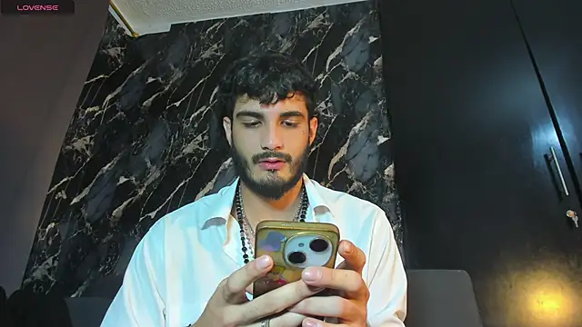 LovexJuxn8 online show from 03-23-26, 07:29