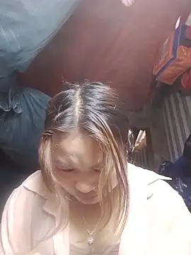 Snapshot of bany-lee chatting on 02-21-26, 01:17 bany-lee online show from 02-21-26, 01:17