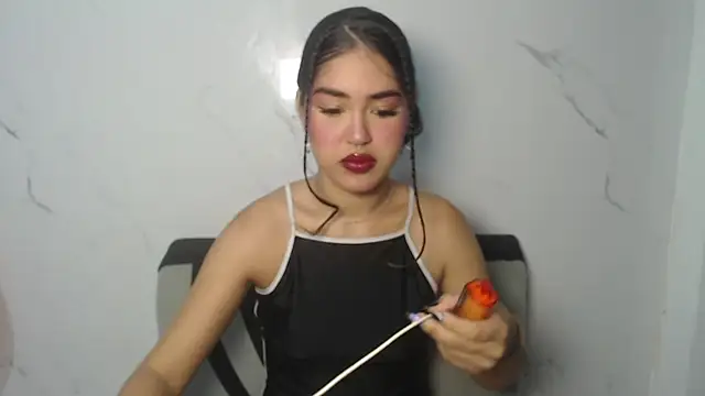 Snapshot of melodyphillips_2_ chatting on 06-04-26, 09:26 melodyphillips 2 online show from 06-04-26, 09:26