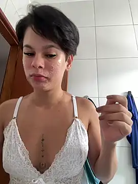 Snapshot of LissPerolaa chatting on 07-17-26, 12:12 LissPerolaa online show from 07-17-26, 12:12