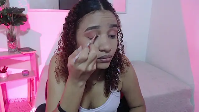 Snapshot of Alice_Grinnerk chatting on 03-03-26, 01:17 Alice Grinnerk online show from 03-03-26, 01:17